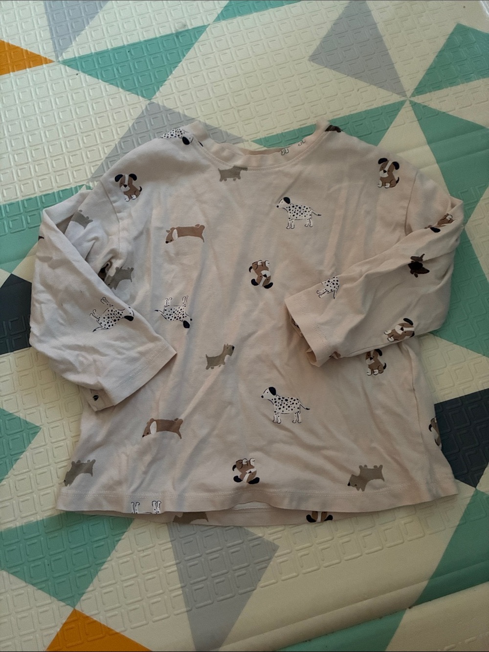 20/25$ 🧸 Kids Long-Sleeve Dog Print Tee in Light Beige